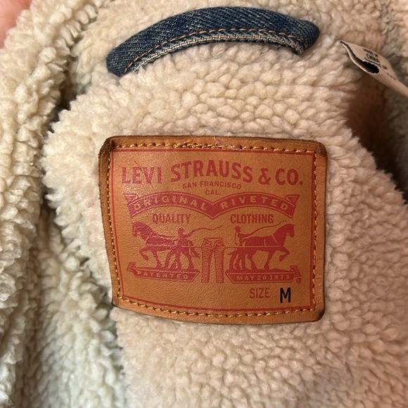 Levi’s Sherpa Denim Jacket - Picture 13 of 16